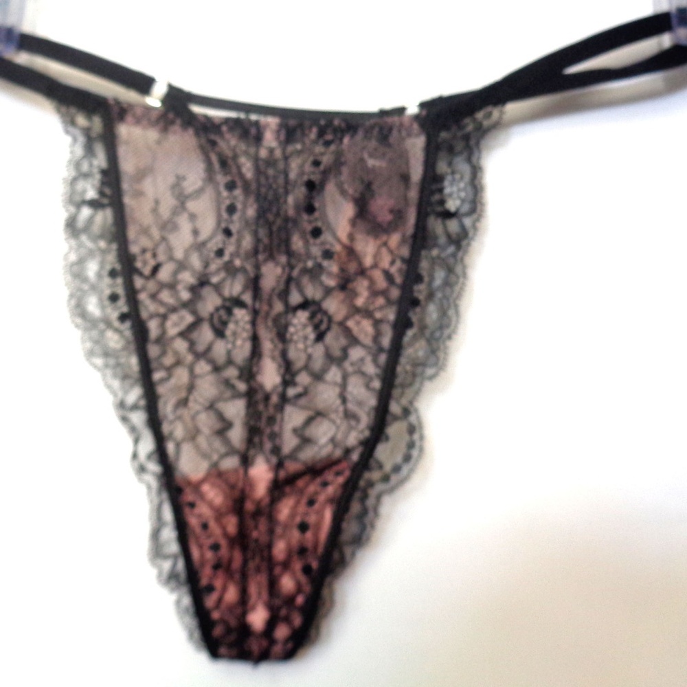 VICTORIA'S SECRET SEXY BLACK LACE V-STRING PANTY